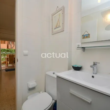 Apartment Rey Balduino Bajos 4 *