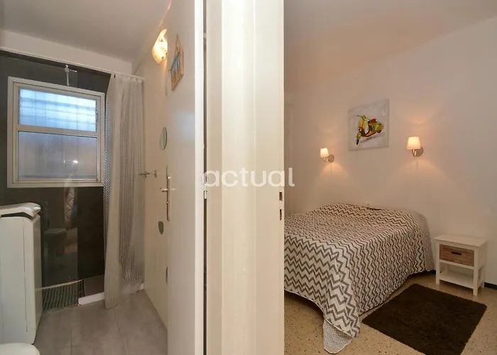 Daire Rey Balduino Bajos 4 *