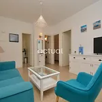 Apartment Rey Balduino Bajos 4 *