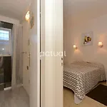 Apartment Rey Balduino Bajos 4 *