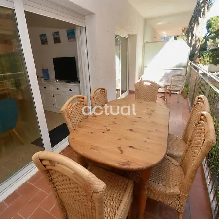 Rey Balduino Bajos 4 Διαμέρισμα *