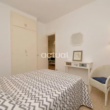 Διαμέρισμα Rey Balduino Bajos 4