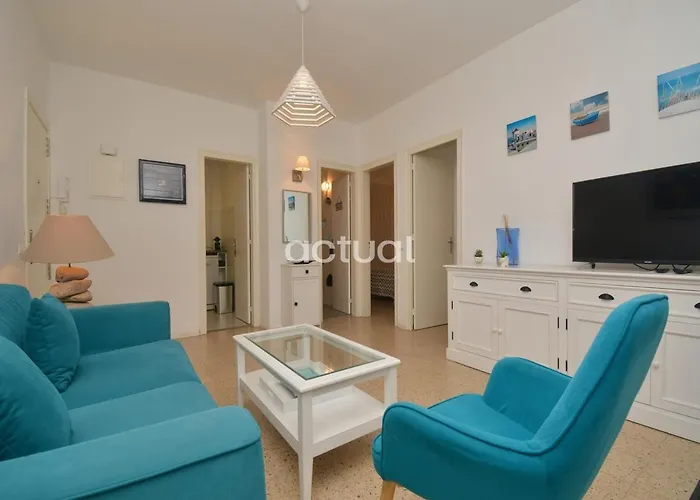 Διαμέρισμα Rey Balduino Bajos 4 *