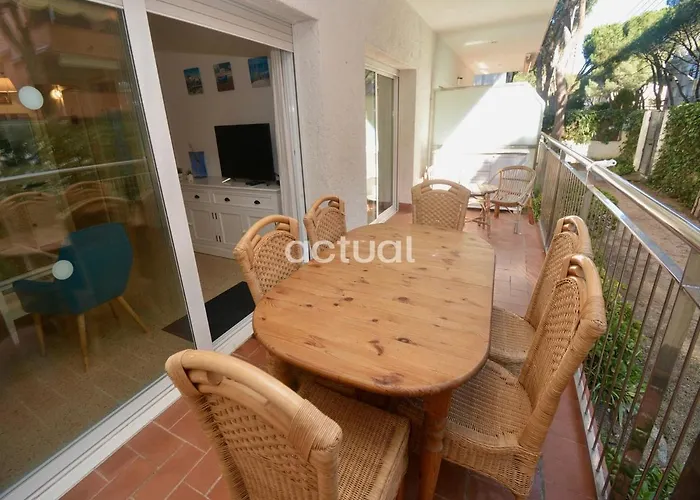 Rey Balduino Bajos 4 Διαμέρισμα *