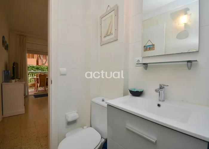 아파트 Rey Balduino Bajos 4 *