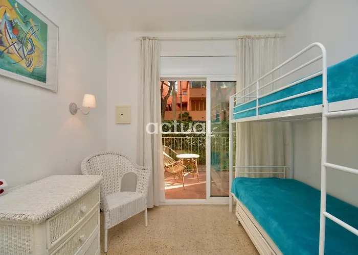 Rey Balduino Bajos 4 아파트